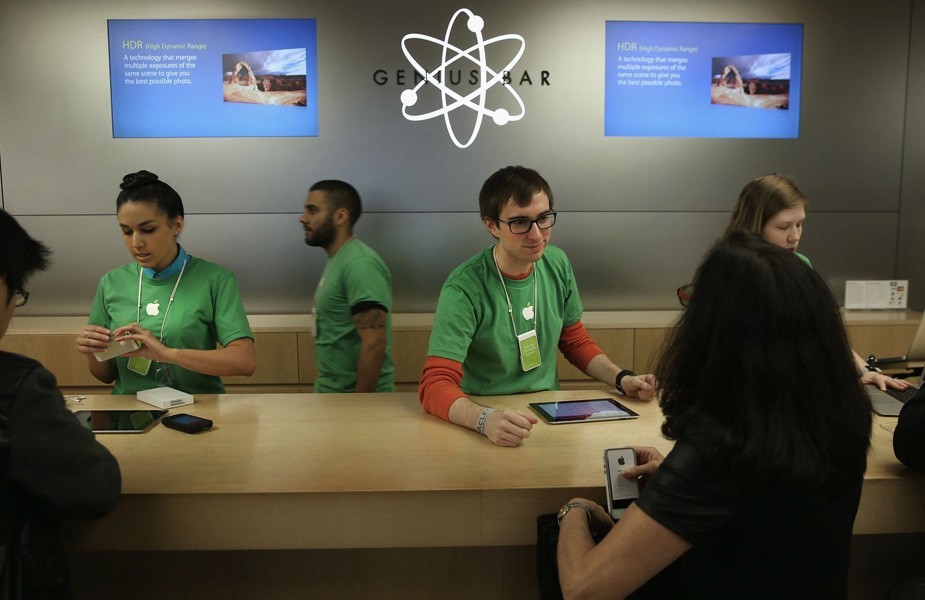 Omni-channel retail brand strategy consultants Genius Bar Apple