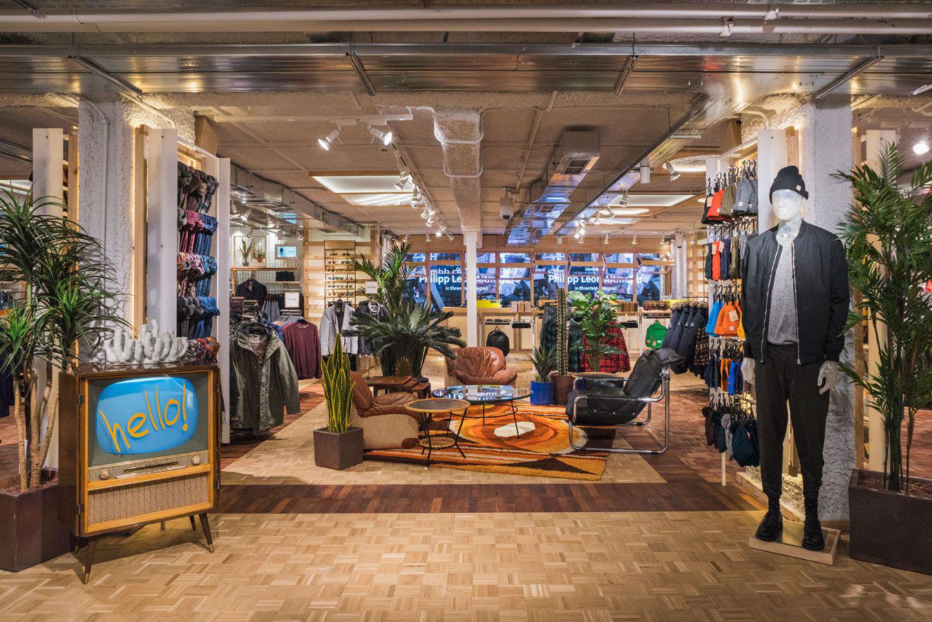 Pull&Bear store design and the future of fashion. Five new trends in retail interiors.