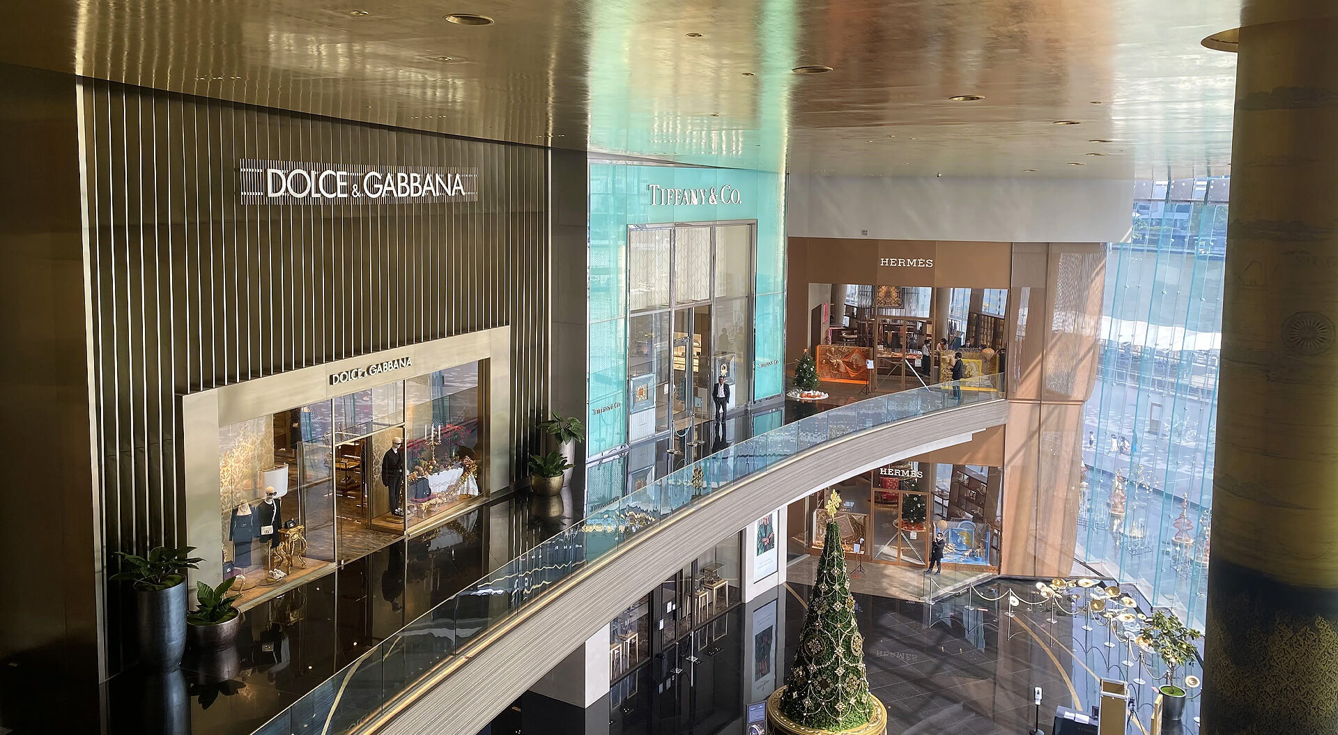 IconSiam Mall Dolce Gabanna and Tiffany Stores