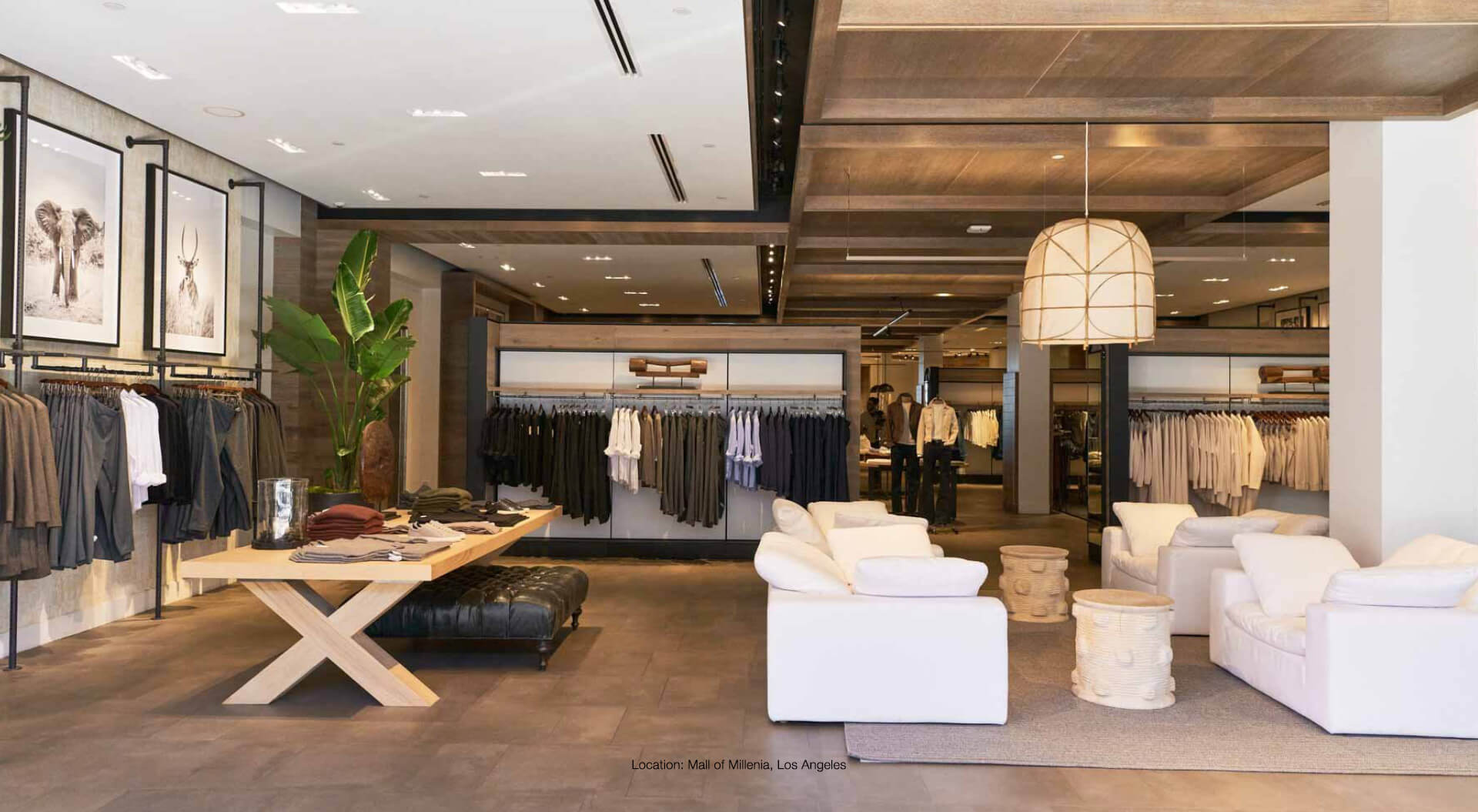Banana Republic Store Interior Design. Mall of Millenia Los Angeles