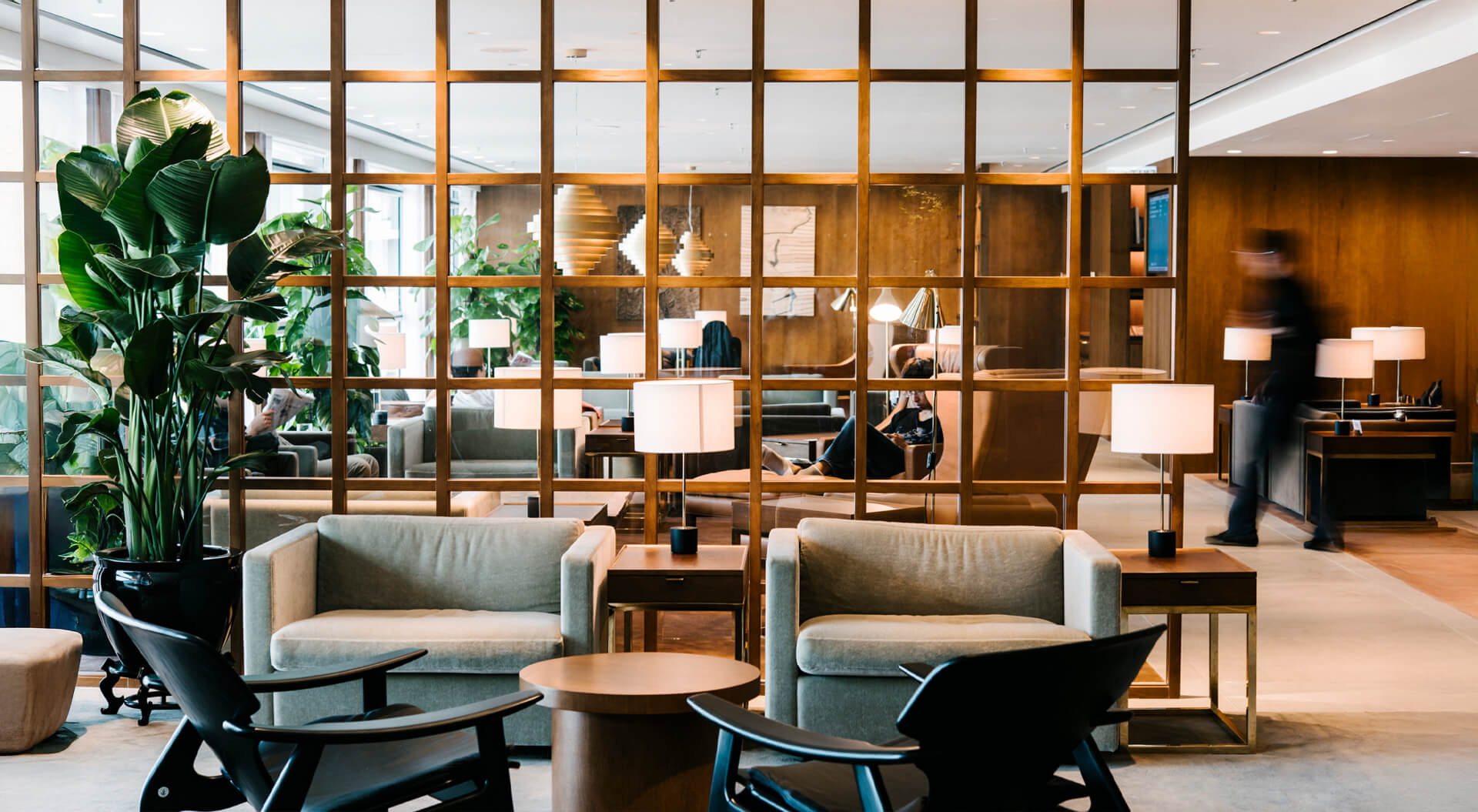 Benchmarking Private Bank VIP lounge design