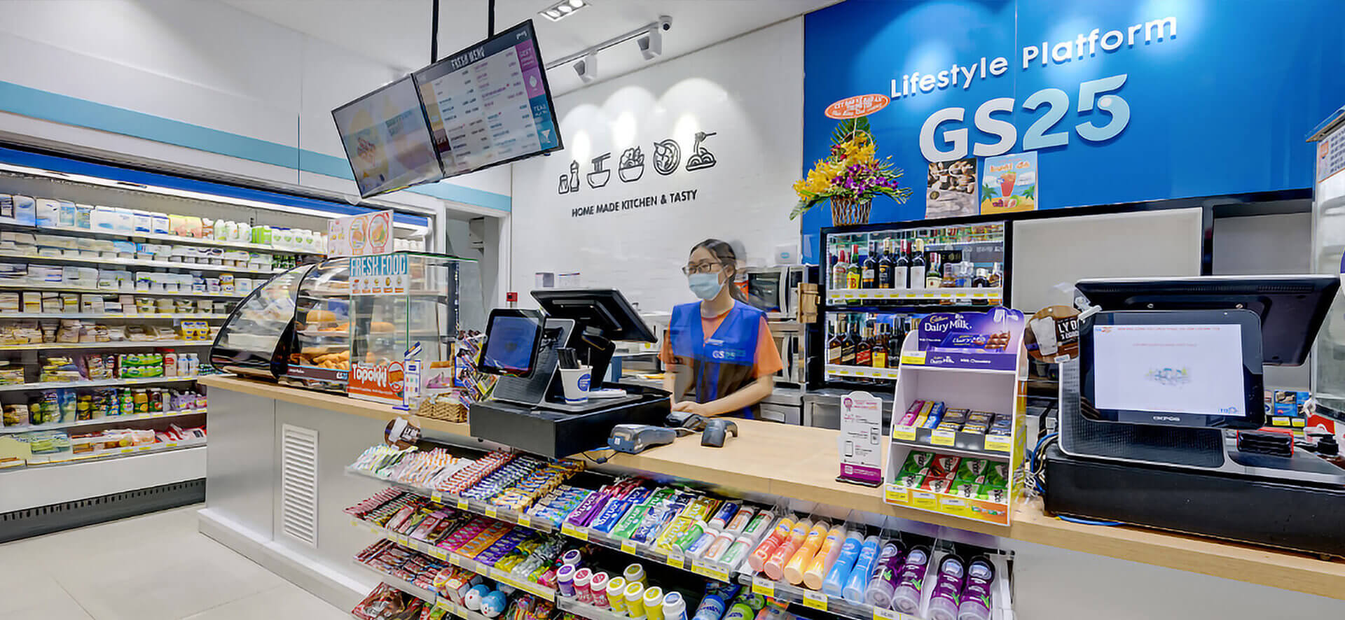 GS25 store interior and cashier