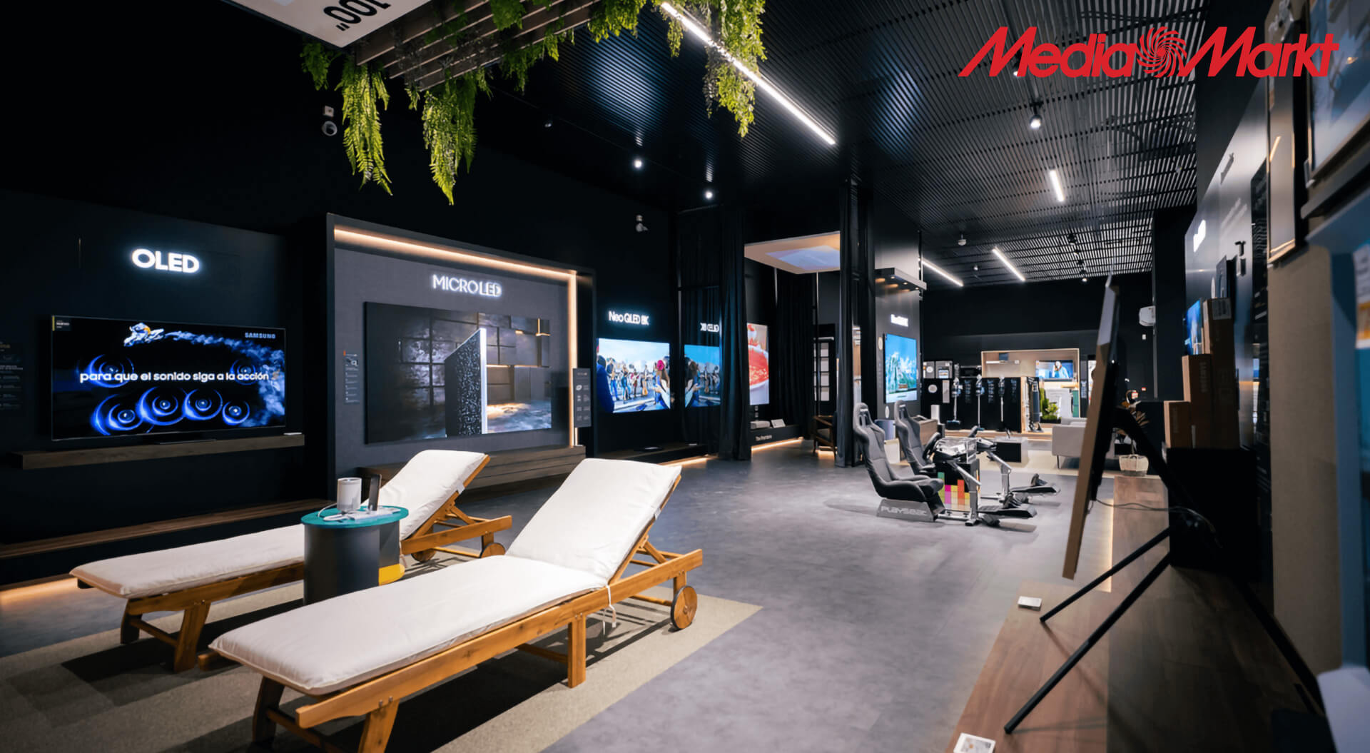 Media Markt Majadahonda tech villa Spain - Samsung Shop in Shop Department Concept
