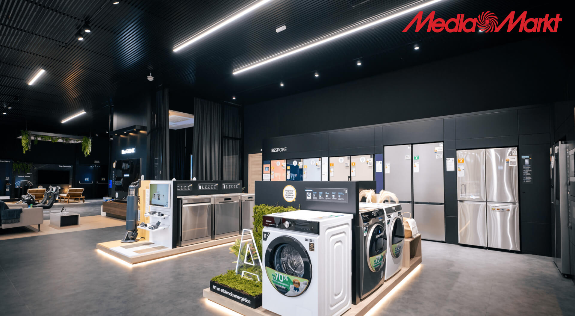 Media Markt Majadahonda tech villa Spain - Samsung Shop in Shop Department Concept