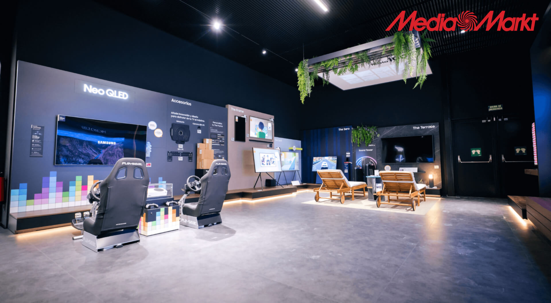 Media Markt Majadahonda tech villa Spain - Samsung Shop in Shop Department Concept