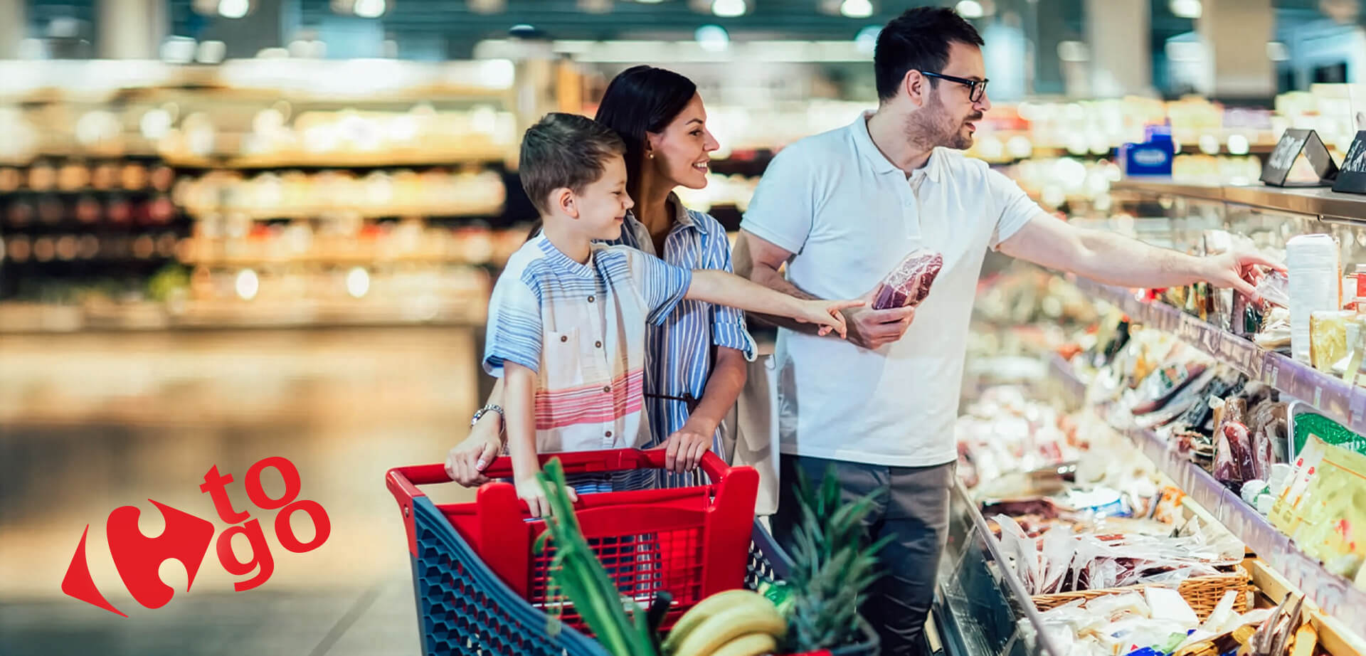 A "Carrefour to go" features a family picking out groceries in a supermarket aisle.