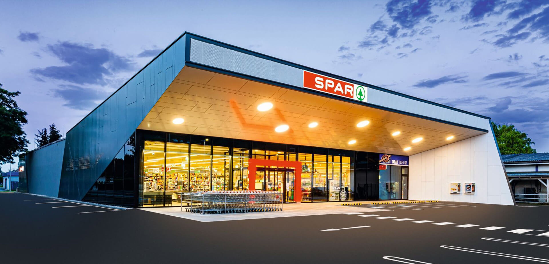 A modern SPAR supermarket. This specific branch is located at Wetzelsdorfer Straße 131 in Graz, Austria.
