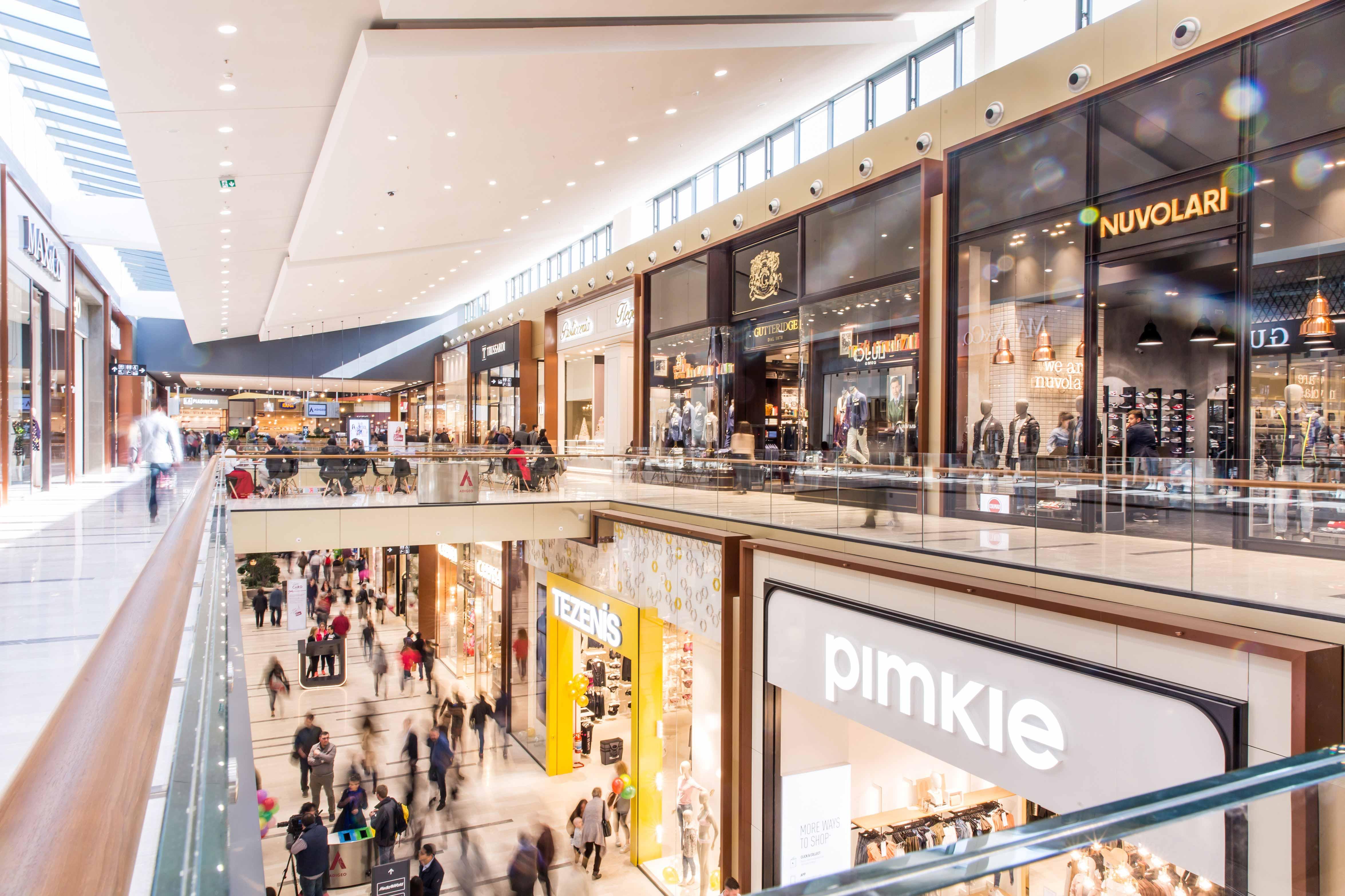 Retail store design at Adigeo shopping mall, Italy