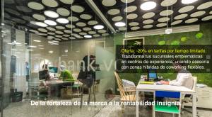 Diseño de sucursal bancaria insignia tipo coworking BNP Paribas Fortis – Vista interior - Transforma