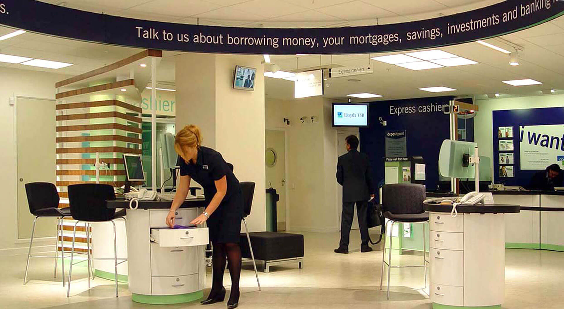 Lloyds Bank branch audit branch evolve into a sales advice-oriented hub