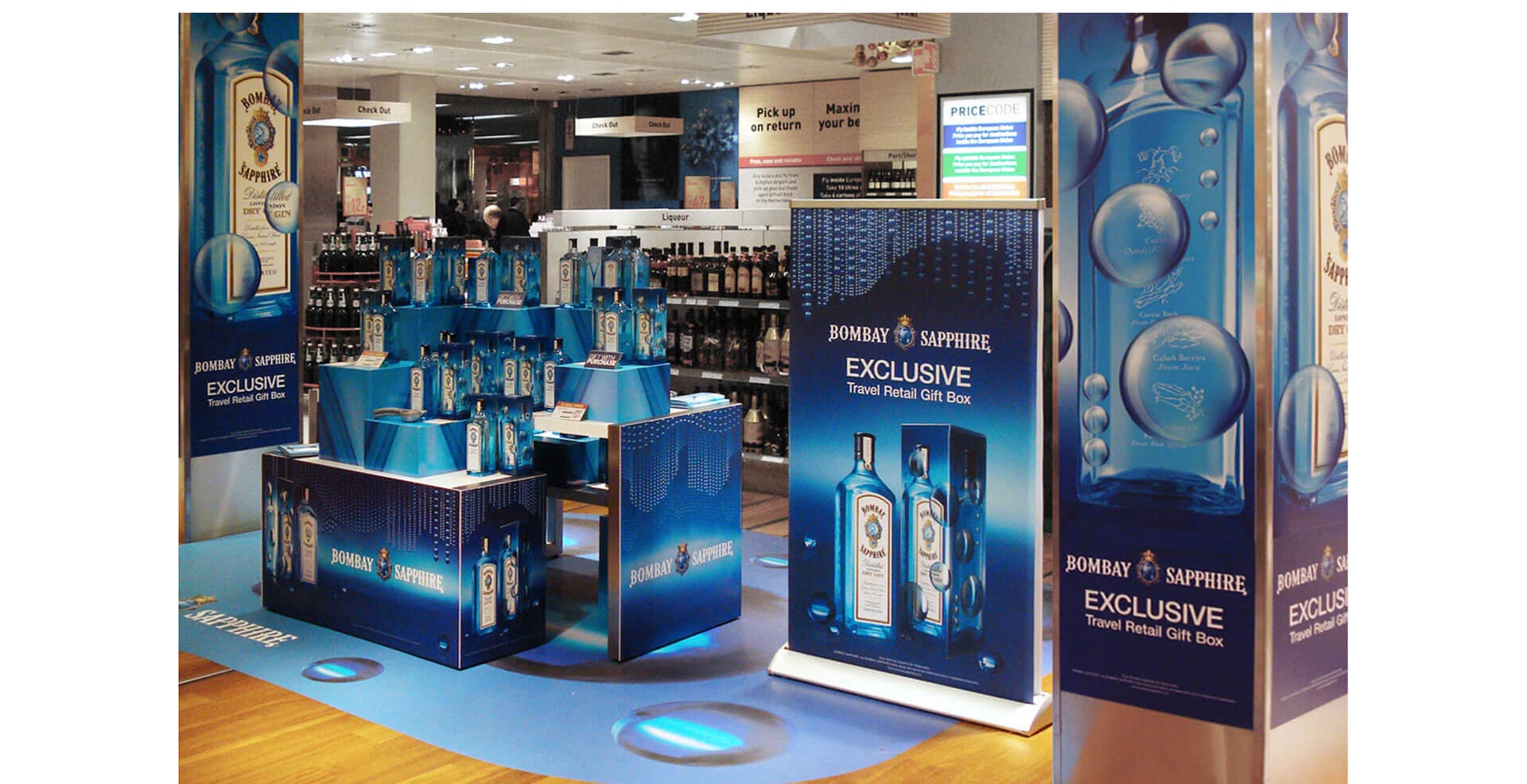  Bombay Sapphire Reign merchandising display branding and promotion campaigns travel retail in airports