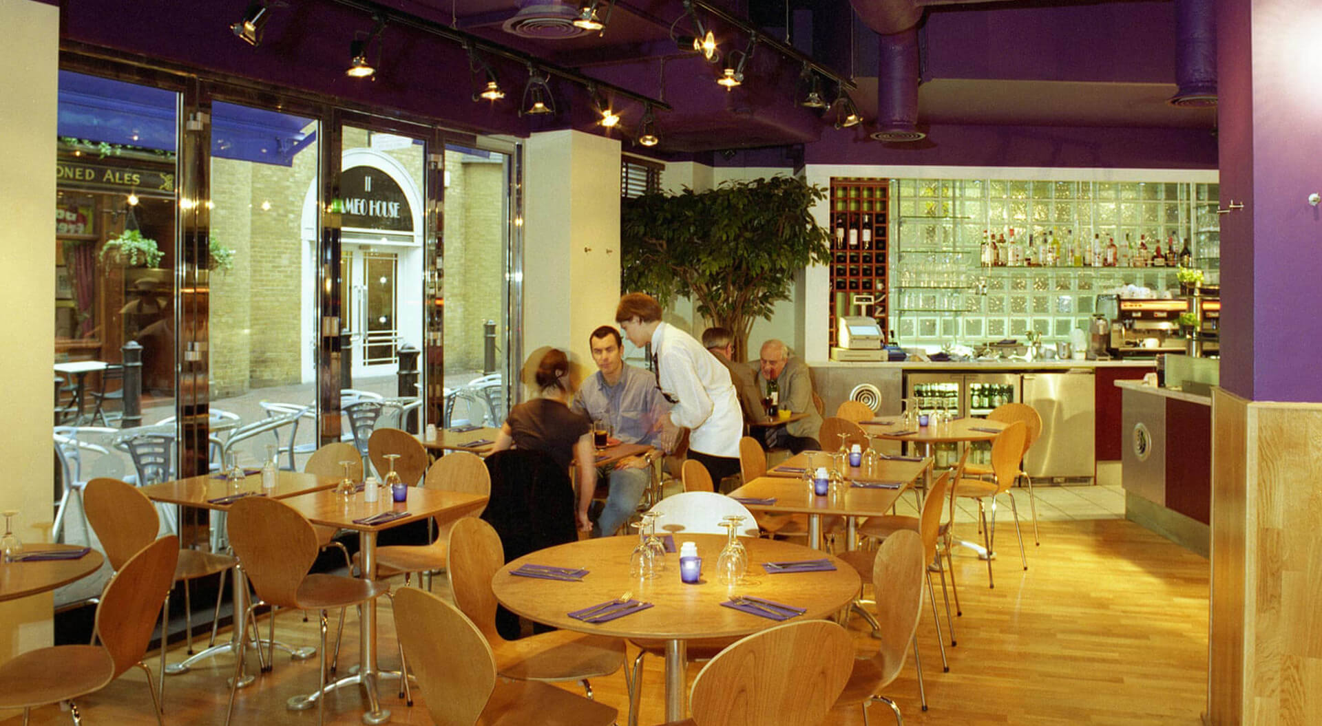 Caffe Piazza restaurant interior design 