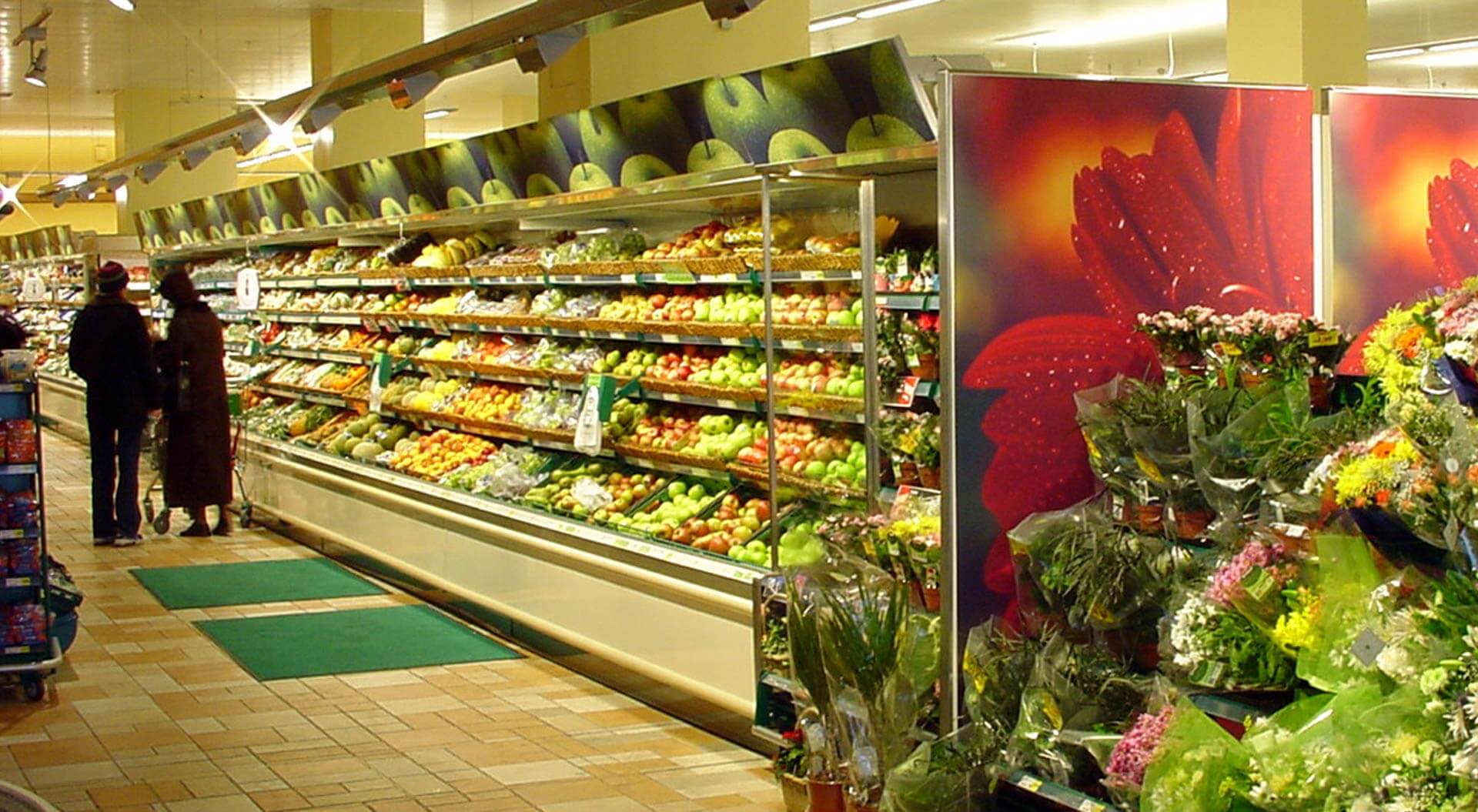 Safeway chilled fresh fproduce merchandising display and branding in supermarkets