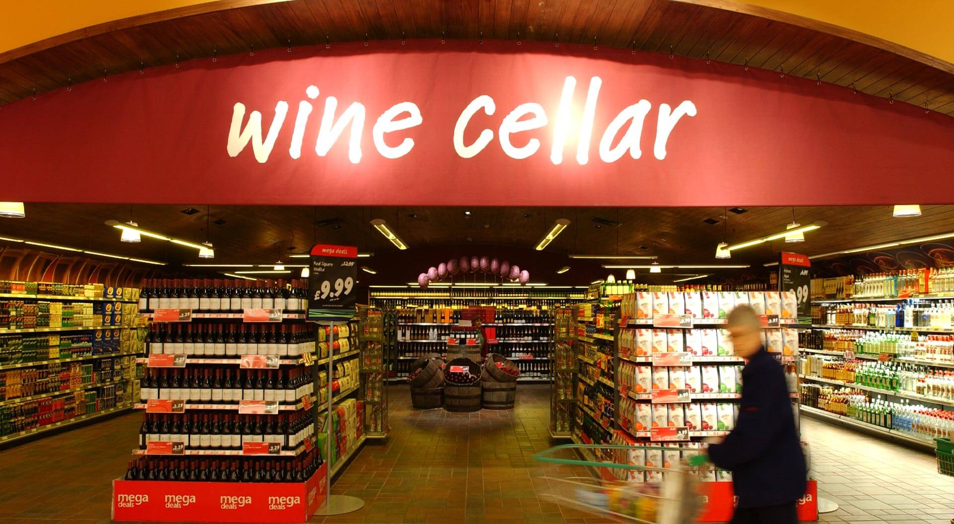 Safeway Mega store hypermarket wine cellar department merchanding and grapghic branding