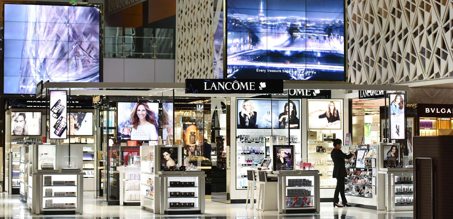Innovative merchandising display at Hamad International Airport Qatar