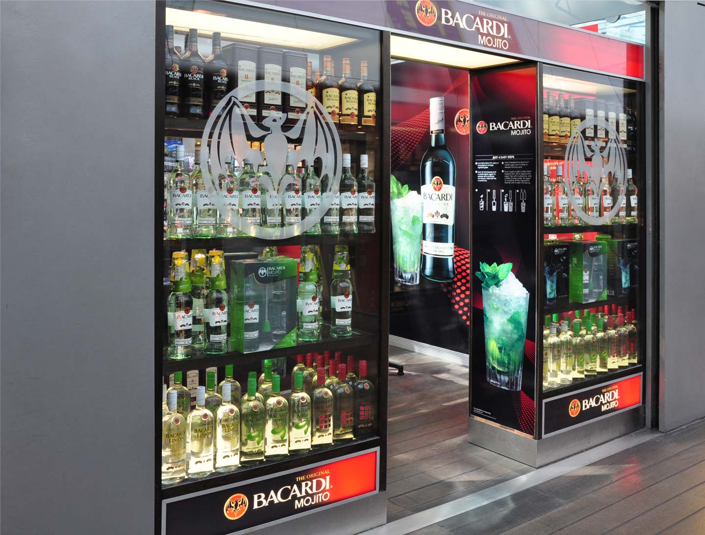 Innovative pop-up store, merchandising display Bacardi Mojito